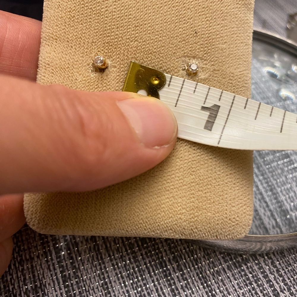 Real Diamond and 14k gold earring and necklace - Picture 2 of 3